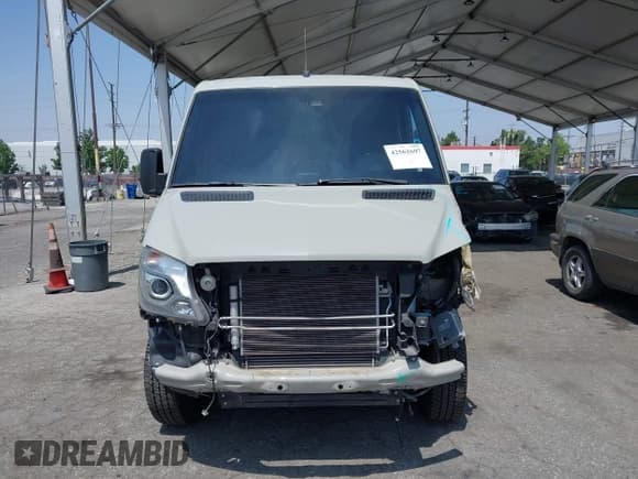 ✅ 2017 Mercedes-Benz Sprinter • VIN: WDZFE7CD8HP512871 • Lot: 42561697. Listed on IAAI with 69,443 mi. Free auction sales archive from the USA and detailed vehicle history report at DreamBid. Image 12.