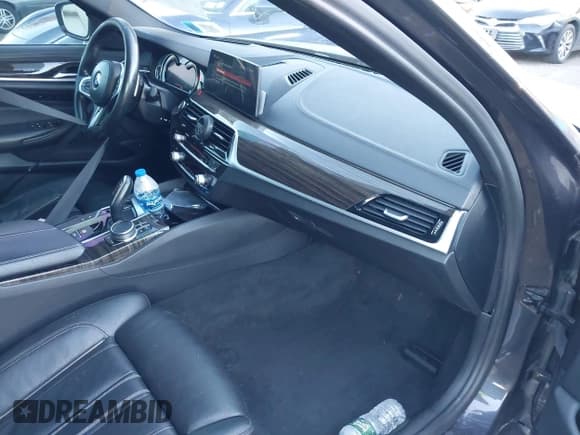 ✅ 2018 BMW 5 Series 540i xDrive • VIN: WBAJE7C56JG891214 • Лот: 43703810. Опубликован ранее на IAAI с пробегом 109 426 миль. Бесплатный доступ к архиву аукционных продаж из США и подробный отчёт об истории автомобиля на DreamBid. Изображение 5.