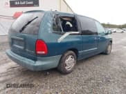 ✅ 2000 Dodge Caravan SE • VIN: 2B4GP44G9YR726902 • Lot: 43862969. Listed on IAAI with 95,792 mi. Free auction sales archive from the USA and detailed vehicle history report at DreamBid. Image 4.