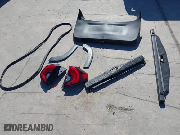 ✅ 2024 GMC Terrain SLE • VIN: 3GKALMEGXRL254876 • Lot: 43434989. Listed on IAAI with 28,806 mi. Free auction sales archive from the USA and detailed vehicle history report at DreamBid. Image 12.