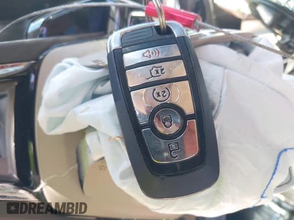 ✅ 2022 Lincoln Corsair Standard • VIN: 5LMCJ1C92NUL34355 • Lot: 41813479. Wystawiony na IAAI z przebiegiem 27 847 mil. Bezpłatny archiwum sprzedaży aukcyjnych z USA i szczegółowy raport historii pojazdu na DreamBid. Zdjęcie 11.