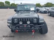 ✅ 2021 Jeep Gladiator Rubicon • VIN: 1C6JJTBG6ML622904 • Lot: 42167412. Wystawiony na IAAI z przebiegiem 21 889 mil. Bezpłatny archiwum sprzedaży aukcyjnych z USA i szczegółowy raport historii pojazdu na DreamBid. Zdjęcie 12.