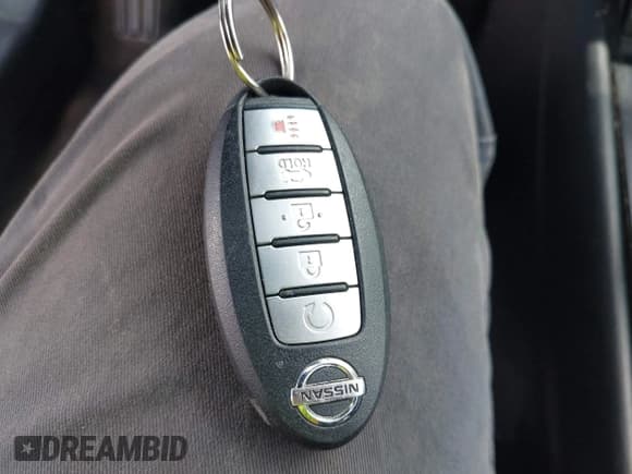 ✅ 2018 Nissan Altima SV • VIN: 1N4AL3AP0JC126891 • Lot: 42496325. Wystawiony na IAAI z przebiegiem 81 343 mil. Bezpłatny archiwum sprzedaży aukcyjnych z USA i szczegółowy raport historii pojazdu na DreamBid. Zdjęcie 11.