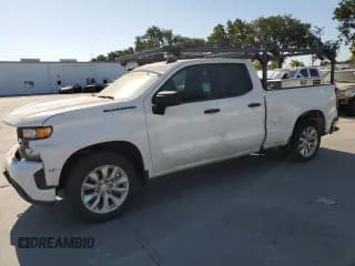 ✅ 2021 Chevrolet Silverado 1500 Custom • VIN: 1GCRWBEK9MZ360784 • Lot: 55165515. Wystawiony na Copart z przebiegiem 119 782 mil. Bezpłatny archiwum sprzedaży aukcyjnych z USA i szczegółowy raport historii pojazdu na DreamBid. Zdjęcie 1.