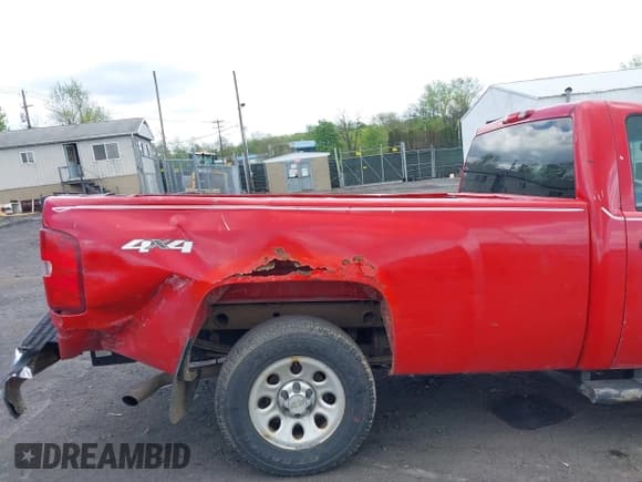✅ 2011 Chevrolet Silverado 1500 Work Truck • VIN: 1GCNKPE03BF135703 • Lot: 42165854. Wystawiony na IAAI z przebiegiem 196 803 mil. Bezpłatny archiwum sprzedaży aukcyjnych z USA i szczegółowy raport historii pojazdu na DreamBid. Zdjęcie 8.