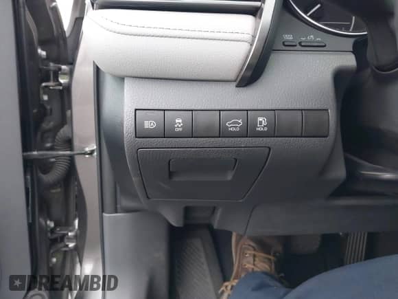 2020 Toyota Camry Hybrid SE с VIN 4T1G31AK7LU014336, выставлен на аукционе IAAI как лот 42370003 с пробегом 48 880 миль миль и . История ставок и продаж доступна на DreamBid. Изображение 20.