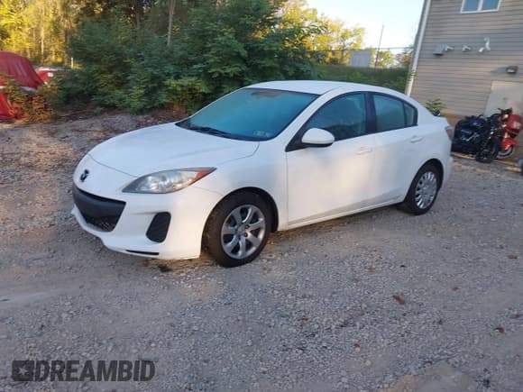 ✅ 2012 Mazda 3 i Sport • VIN: JM1BL1UG4C1551687 • Lot: 43390051. Wystawiony na IAAI z przebiegiem 139 705 mil. Bezpłatny archiwum sprzedaży aukcyjnych z USA i szczegółowy raport historii pojazdu na DreamBid. Zdjęcie 2.