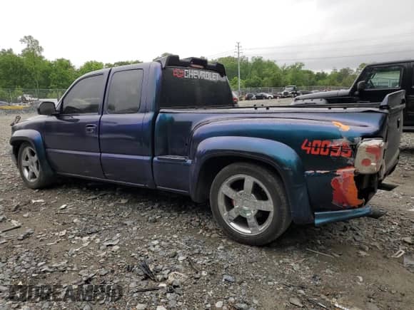 2001 Chevrolet Silverado 1500 LT z VIN 1GCEC19T31Z192995, wystawiony jako Copart lot #55569865 z przebiegiem 238 730 mil mil oraz Szkoda całkowita • Salvage title. Historia ofert i sprzedaży dostępna na DreamBid. Obrazek 2.