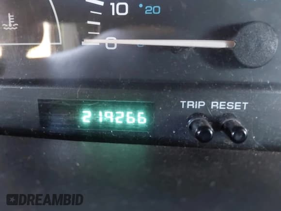 ✅ 2000 Dodge Caravan • VIN: 2B4GP2534YR643202 • Lot: 43611787. Wystawiony na IAAI z przebiegiem 219 266 mil. Bezpłatny archiwum sprzedaży aukcyjnych z USA i szczegółowy raport historii pojazdu na DreamBid. Zdjęcie 7.