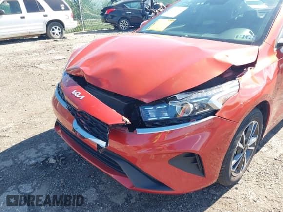 ✅ 2024 Kia Forte LXS • VIN: 3KPF24AD0RE706273 • Lot: 43169740. Wystawiony na IAAI z przebiegiem 8 945 mil. Bezpłatny archiwum sprzedaży aukcyjnych z USA i szczegółowy raport historii pojazdu na DreamBid. Zdjęcie 20.