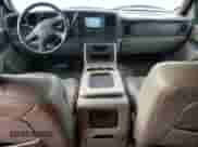 2005 Chevrolet Suburban LT с VIN 3GNEC16Z65G285029, выставлен на аукционе Copart как лот 79694274 с пробегом 138 546 миль миль и Списание • Salvage title. История ставок и продаж доступна на DreamBid. Изображение 8.