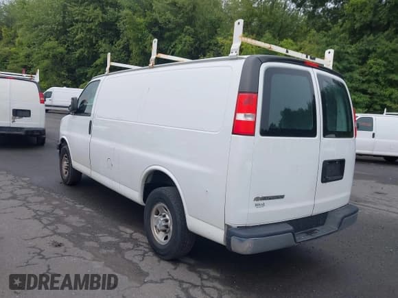 ✅ 2018 Chevrolet Express Cargo • VIN: 1GCWGAFP9J1287902 • Lot: 42993028. Listed on IAAI with 138,083 mi. Free auction sales archive from the USA and detailed vehicle history report at DreamBid. Image 3.