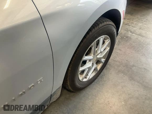 ✅ 2022 Chevrolet Equinox LT • VIN: 3GNAXJEV1NL135726 • Lot: 42792566. Wystawiony na IAAI z przebiegiem 52 007 mil. Bezpłatny archiwum sprzedaży aukcyjnych z USA i szczegółowy raport historii pojazdu na DreamBid. Zdjęcie 1.