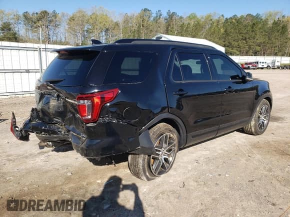 ✅ 2017 Ford Explorer Sport • VIN: 1FM5K8GTXHGD36736 • Lot: 52196945. Wystawiony na Copart z przebiegiem 30 115 mil. Bezpłatny archiwum sprzedaży aukcyjnych z USA i szczegółowy raport historii pojazdu na DreamBid. Zdjęcie 3.