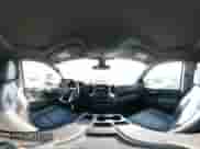 2022 Chevrolet Silverado 1500 LT z VIN 1GCPWCED7NZ139510, wystawiony jako IAAI lot #42414534 z przebiegiem 121 120 mil mil oraz . Historia ofert i sprzedaży dostępna na DreamBid. Obrazek 18.