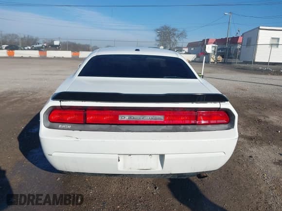 ✅ 2010 Dodge Challenger SE • VIN: 2B3CJ4DV0AH255284 • Lot: 41221686. Wystawiony na IAAI z przebiegiem Nie podano. Bezpłatny archiwum sprzedaży aukcyjnych z USA i szczegółowy raport historii pojazdu na DreamBid. Zdjęcie 15.