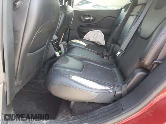 ✅ 2017 Jeep Cherokee Trailhawk • VIN: 1C4PJMBB1HW552200 • Lot: 68689395. Listed on Copart with 112,204 mi. Free auction sales archive from the USA and detailed vehicle history report at DreamBid. Image 11.