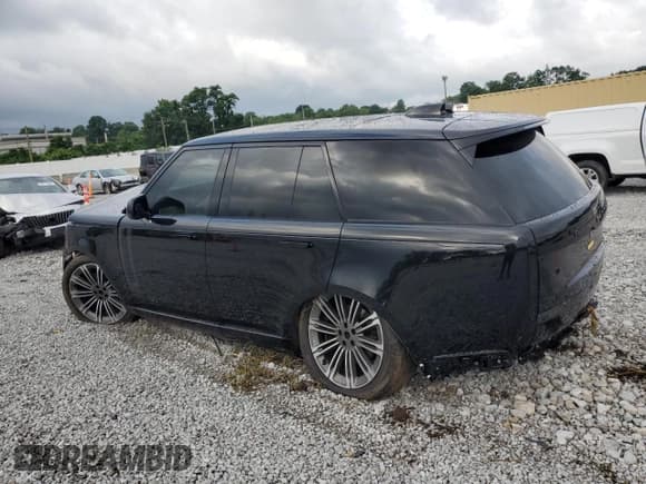 ✅ 2025 Land Rover Range Rover SE • VIN: SALKP9FU2SA278858 • Lot: 61301805. Wystawiony na Copart z przebiegiem 5 002 mil. Bezpłatny archiwum sprzedaży aukcyjnych z USA i szczegółowy raport historii pojazdu na DreamBid. Zdjęcie 2.