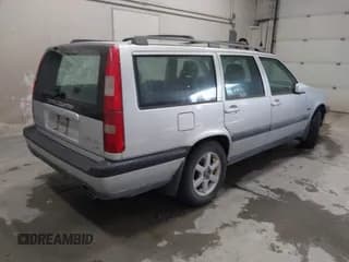 ✅ 1998 Volvo V70 XC Cross Country • VIN: YV1LZ5643W2446628 • Лот: 42629707. Опубликован ранее на IAAI с пробегом 145 459 миль. Бесплатный доступ к архиву аукционных продаж из США и подробный отчёт об истории автомобиля на DreamBid. Изображение 4.