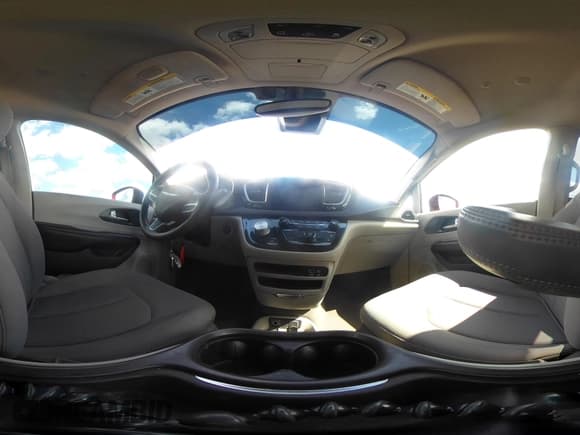 ✅ 2020 Chrysler Pacifica Touring • VIN: 2C4RC1FG8LR124245 • Lot: 43419801. Listed on IAAI with 130,094 mi. Free auction sales archive from the USA and detailed vehicle history report at DreamBid. Image 18.