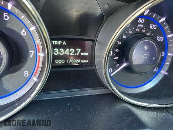 ✅ 2013 Hyundai Sonata SE • VIN: 5NPEC4AC9DH589037 • Lot: 92728965. Listed on Copart with 170,026 mi. Free auction sales archive from the USA and detailed vehicle history report at DreamBid. Image 8.