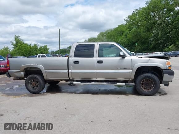 ✅ 2002 GMC Sierra 2500HD SLE • VIN: 1GTHK23U52F245951 • Лот: 42308897. Опубликован ранее на IAAI с пробегом 374 050 миль. Бесплатный доступ к архиву аукционных продаж из США и подробный отчёт об истории автомобиля на DreamBid. Изображение 13.