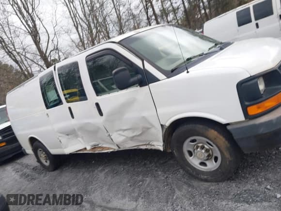 ✅ 2011 Chevrolet Express Cargo • VIN: 1GCWGGBA5B1187348 • Lot: 41684458. Listed on IAAI with 456,926 mi. Free auction sales archive from the USA and detailed vehicle history report at DreamBid. Image 13.