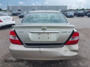 ✅ 2004 Toyota Camry LE • VIN: 4T1BE32K84U861432 • Lot: 42570803. Wystawiony na IAAI z przebiegiem 226 690 mil. Bezpłatny archiwum sprzedaży aukcyjnych z USA i szczegółowy raport historii pojazdu na DreamBid. Zdjęcie 16.