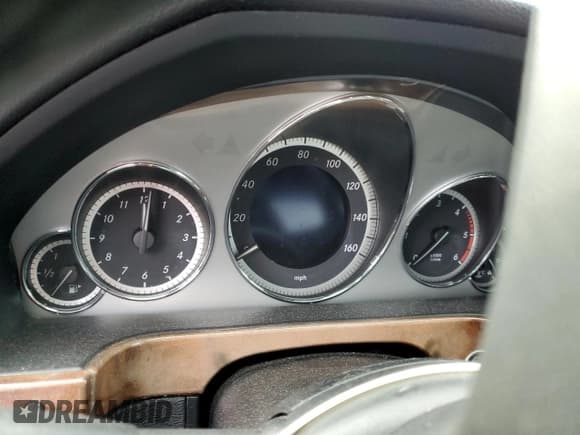 ✅ 2013 Mercedes-Benz E 350 Luxury • VIN: WDDHF2EB8DA675544 • Lot: 48018685. Listed on Copart with Not provided. Free auction sales archive from the USA and detailed vehicle history report at DreamBid. Image 9.