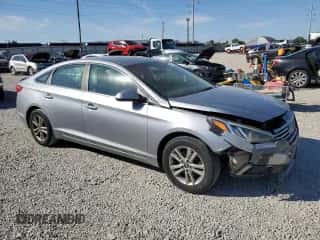 ✅ 2017 Hyundai Sonata 2.4L • VIN: 5NPE24AF9HH521971 • Lot: 81993935. Wystawiony na Copart z przebiegiem 194 820 mil mil. Skorzystaj z bezpłatnego archiwum sprzedaży aukcyjnych z USA i zobacz szczegółowy raport historii pojazdu na DreamBid. Zdjęcie 4.
