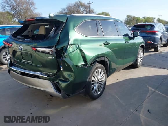 ✅ 2023 Toyota Highlander Hybrid Platinum • VIN: 5TDFARAH8PS521359 • Lot: 41805131. Wystawiony na IAAI z przebiegiem 24 598 mil. Bezpłatny archiwum sprzedaży aukcyjnych z USA i szczegółowy raport historii pojazdu na DreamBid. Zdjęcie 4.