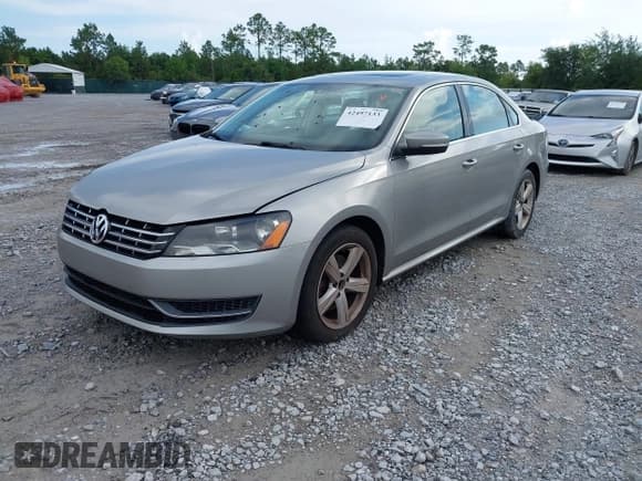 ✅ 2013 Volkswagen Passat SE • VIN: 1VWBP7A32DC009080 • Лот: 42497133. Опубликован ранее на IAAI с пробегом 177 743 миль. Бесплатный доступ к архиву аукционных продаж из США и подробный отчёт об истории автомобиля на DreamBid. Изображение 17.