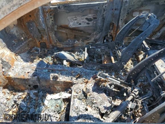 2016 Jeep Grand Cherokee Limited 75th Anniversary с VIN 1C4RJFBG1GC346049, выставлен на аукционе Copart как лот 69130285 с пробегом Не указан миль и На запчасти • Non repairable. История ставок и продаж доступна на DreamBid. Изображение 7.