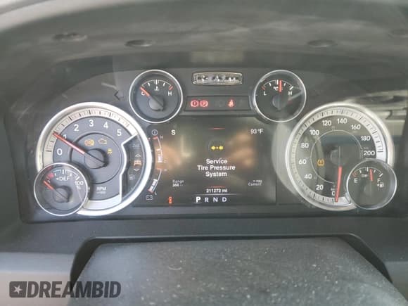 ✅ 2016 Ram 1500 Lone Star • VIN: 1C6RR7LM2GS183704 • Lot: 89927375. Listed on Copart with 211,272 mi. Free auction sales archive from the USA and detailed vehicle history report at DreamBid. Image 9.