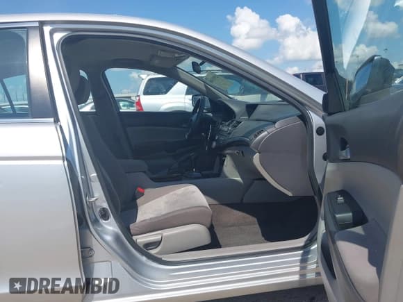 ✅ 2010 Honda Accord LX • VIN: 1HGCP2F31AA065006 • Лот: 42951548. Опубликован ранее на IAAI с пробегом 203 882 миль. Бесплатный доступ к архиву аукционных продаж из США и подробный отчёт об истории автомобиля на DreamBid. Изображение 5.