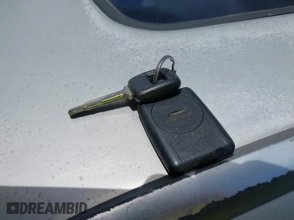 ✅ 1995 Volvo 850 • VIN: YV1LS5716S2220943 • Lot: 42968522. Wystawiony na IAAI z przebiegiem 139 101 mil. Bezpłatny archiwum sprzedaży aukcyjnych z USA i szczegółowy raport historii pojazdu na DreamBid. Zdjęcie 11.