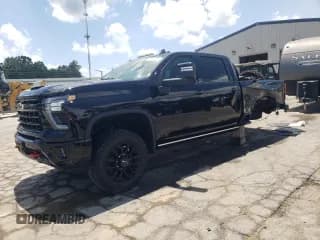 ✅ 2025 Chevrolet Silverado 2500HD LTZ • VIN: 2GC4KPE77S1117706 • Lot: 62104325. Wystawiony na Copart z przebiegiem 8 545 mil. Bezpłatny archiwum sprzedaży aukcyjnych z USA i szczegółowy raport historii pojazdu na DreamBid. Zdjęcie 1.