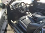 ✅ 2012 BMW 1 Series 128i • VIN: WBAUP9C55CVS94136 • Лот: 57477895. Опубликован ранее на Copart с пробегом 131 115 миль. Бесплатный доступ к архиву аукционных продаж из США и подробный отчёт об истории автомобиля на DreamBid. Изображение 8.