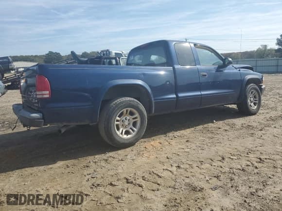 ✅ 2004 Dodge Dakota • VIN: 1D7GL12K64S663339 • Lot: 78636264. Wystawiony na Copart z przebiegiem 236 572 mil. Bezpłatny archiwum sprzedaży aukcyjnych z USA i szczegółowy raport historii pojazdu na DreamBid. Zdjęcie 3.