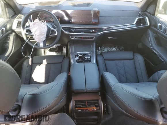 ✅ 2025 BMW X5 sDrive40i • VIN: 5UX13EU03S9Z65967 • Lot: 86117655. Wystawiony na Copart z przebiegiem 159 mil. Bezpłatny archiwum sprzedaży aukcyjnych z USA i szczegółowy raport historii pojazdu na DreamBid. Zdjęcie 8.