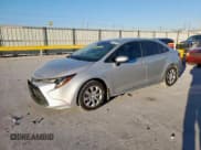 ✅ 2022 Toyota Corolla LE • VIN: 5YFEPMAE9NP372789 • Lot: 90318135. Wystawiony na Copart z przebiegiem 87 268 mil. Bezpłatny archiwum sprzedaży aukcyjnych z USA i szczegółowy raport historii pojazdu na DreamBid. Zdjęcie 1.