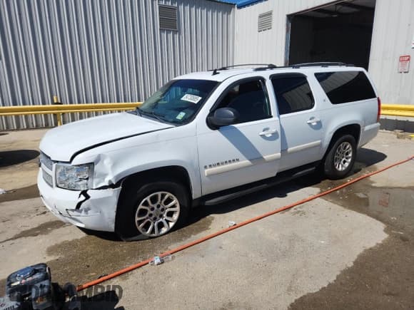 ✅ 2009 Chevrolet Suburban 2LT • VIN: 1GNFC26049R228636 • Lot: 84730885. Listed on Copart with 215,802 mi. Free auction sales archive from the USA and detailed vehicle history report at DreamBid. Image 1.