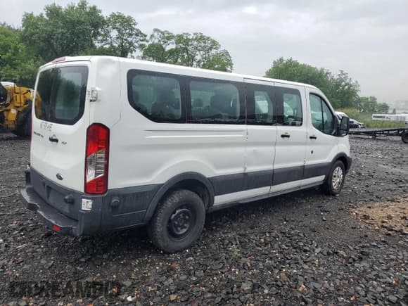 ✅ 2017 Ford Transit XL • VIN: 1FBZX2ZM7HKA66313 • Lot: 60648435. Wystawiony na Copart z przebiegiem 65 264 mil. Bezpłatny archiwum sprzedaży aukcyjnych z USA i szczegółowy raport historii pojazdu na DreamBid. Zdjęcie 3.