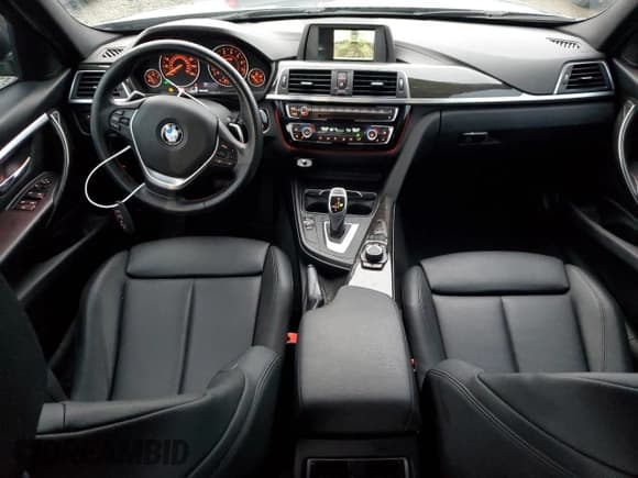 ✅ 2018 BMW 3 Series 330i • VIN: WBA8B9C59JEE80892 • Lot: 86967814. Listed on Copart with 43,152 mi. Free auction sales archive from the USA and detailed vehicle history report at DreamBid. Image 8.