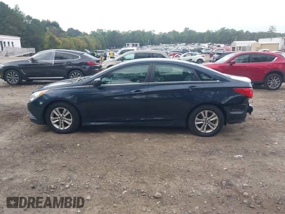 2014 Hyundai Sonata GLS with VIN 5NPEB4AC6EH896797, listed as a IAAI auction lot 43310178 with 175,233 mi miles and . Bid and sale history available at DreamBid. Image 15.