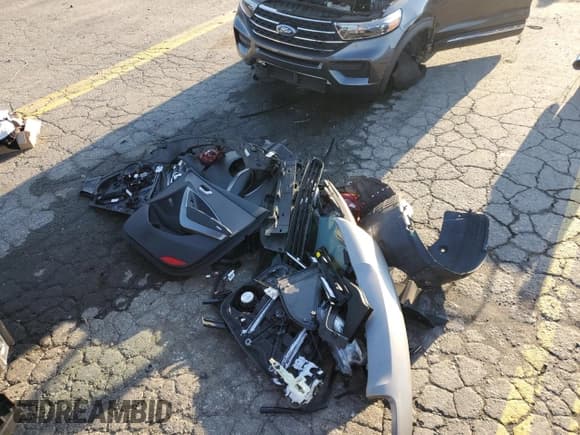 ✅ 2018 Hyundai Santa Fe 2.4L • VIN: 5NMZUDLB8JH067060 • Lot: 62051424. Wystawiony na Copart z przebiegiem 59 910 mil. Bezpłatny archiwum sprzedaży aukcyjnych z USA i szczegółowy raport historii pojazdu na DreamBid. Zdjęcie 13.