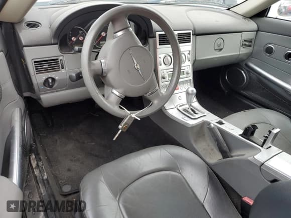 ✅ 2005 Chrysler Crossfire Limited • VIN: 1C3AN65L15X027416 • Lot: 92954745. Wystawiony na Copart z przebiegiem 98 387 mil. Bezpłatny archiwum sprzedaży aukcyjnych z USA i szczegółowy raport historii pojazdu na DreamBid. Zdjęcie 8.