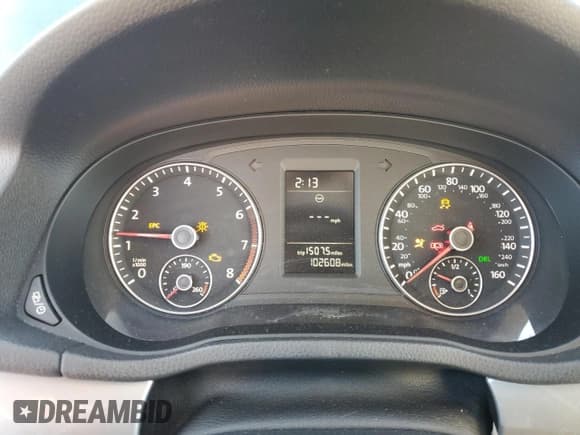 ✅ 2015 Volkswagen Passat S • VIN: 1VWAS7A34FC105452 • Lot: 91858175. Wystawiony na Copart z przebiegiem 102 608 mil. Bezpłatny archiwum sprzedaży aukcyjnych z USA i szczegółowy raport historii pojazdu na DreamBid. Zdjęcie 9.