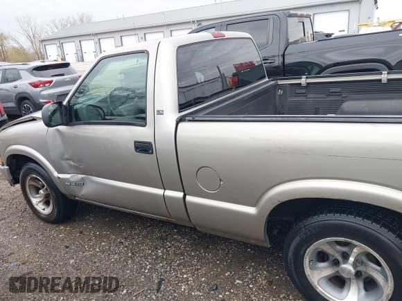 ✅ 2002 Chevrolet S-10 LS • VIN: 1GCCS145928229624 • Лот: 41961517. Опубликован ранее на IAAI с пробегом 151 023 миль. Бесплатный доступ к архиву аукционных продаж из США и подробный отчёт об истории автомобиля на DreamBid. Изображение 15.