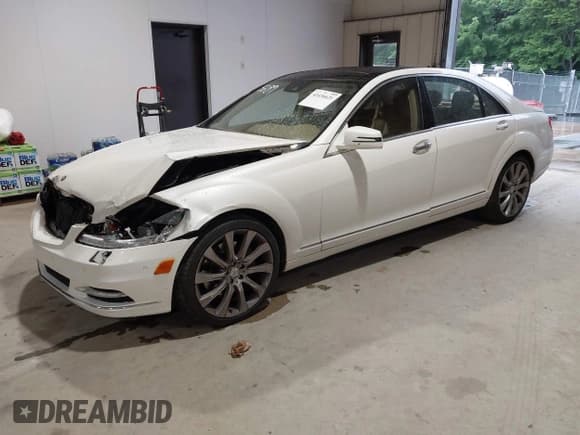 ✅ 2013 Mercedes-Benz S 550 • VIN: WDDNG7DB8DA493289 • Lot: 42436621. Wystawiony na IAAI z przebiegiem 100 329 mil. Bezpłatny archiwum sprzedaży aukcyjnych z USA i szczegółowy raport historii pojazdu na DreamBid. Zdjęcie 2.